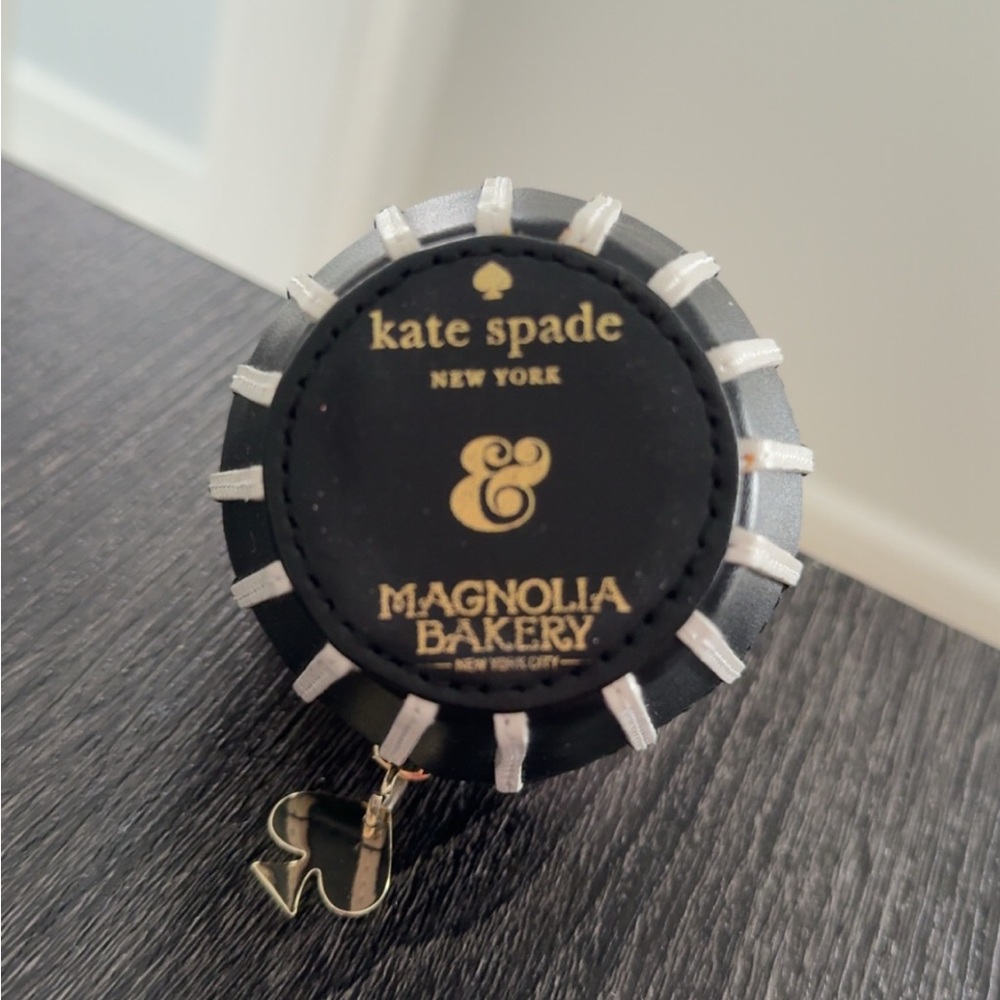 Kate Spade Magnolia Bakery Cupcake Coin Purse - Picture 2 of 3